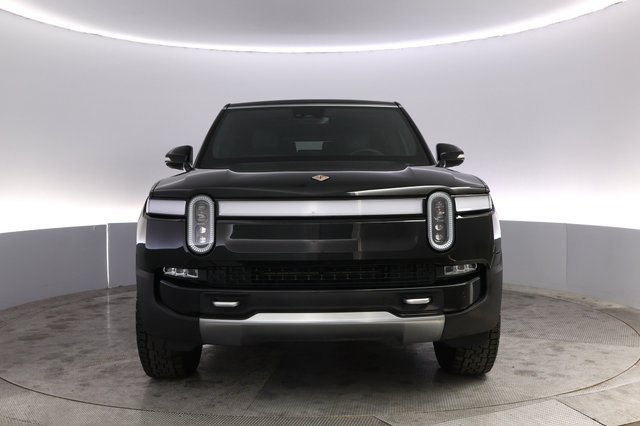 2024 Rivian R1S — photo 9 of 23