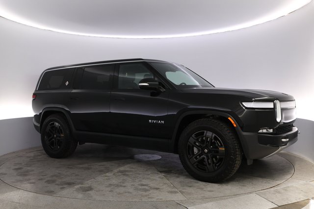 2024 Rivian R1S — photo 11 of 23