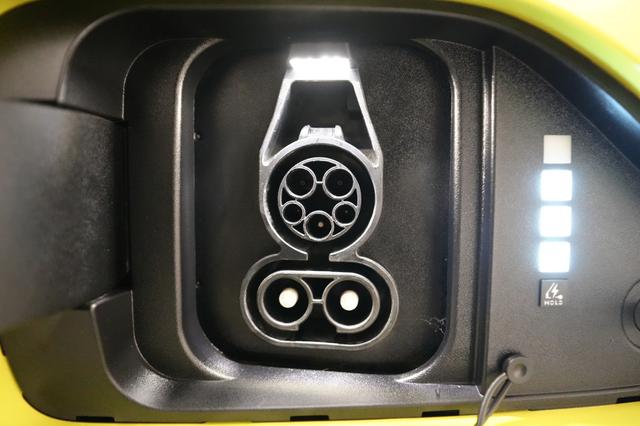 2024 Hyundai Kona Electric — photo 8 of 21