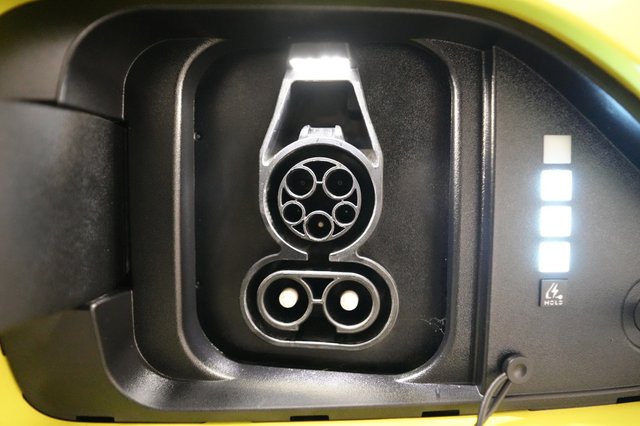 2024 Hyundai Kona Electric — photo 8 of 21