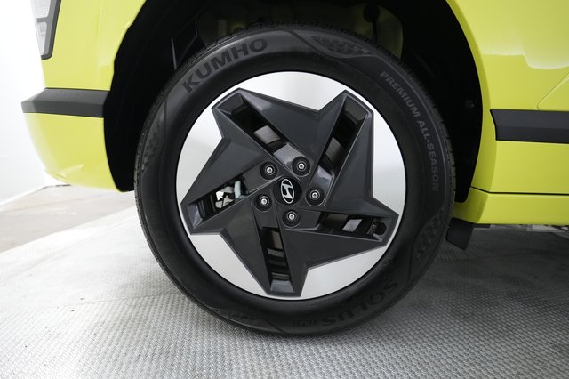 2024 Hyundai Kona Electric — photo 17 of 21