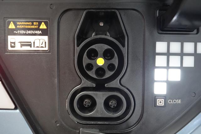 2024 Hyundai IONIQ 5 — photo 8 of 22