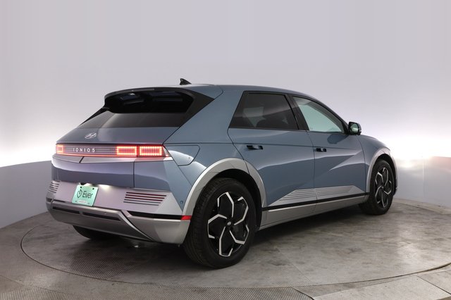 2024 Hyundai IONIQ 5 — photo 2 of 22