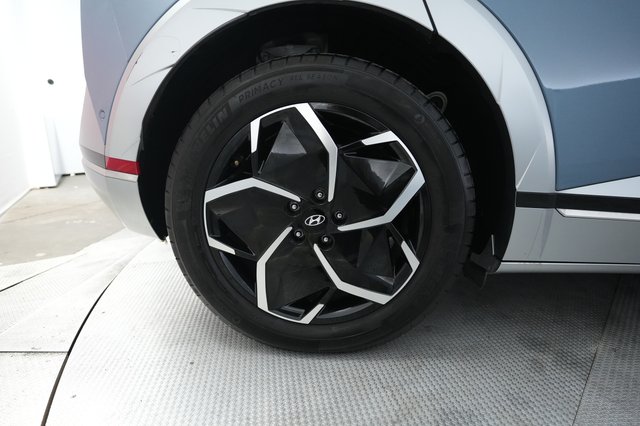 2024 Hyundai IONIQ 5 — photo 17 of 22