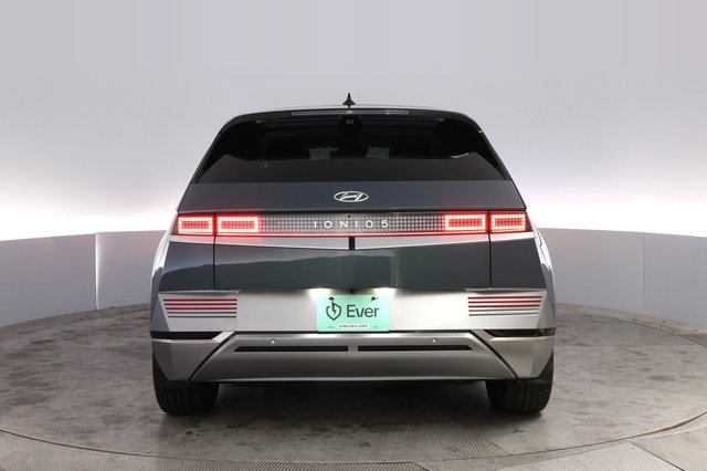 2024 Hyundai IONIQ 5 — photo 12 of 20