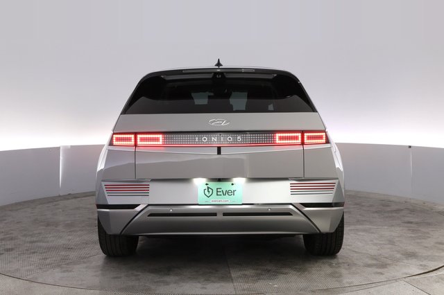 2024 Hyundai IONIQ 5 — photo 12 of 21