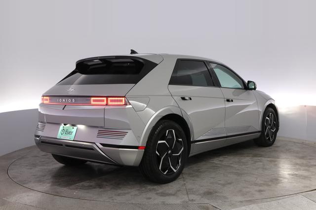 2024 Hyundai IONIQ 5 — photo 8 of 21