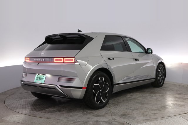 2024 Hyundai IONIQ 5 — photo 8 of 21