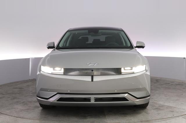 2024 Hyundai IONIQ 5 — photo 9 of 21