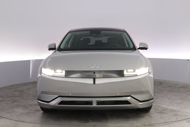 2024 Hyundai IONIQ 5 — photo 9 of 21