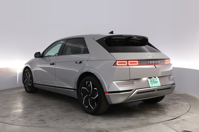 2024 Hyundai IONIQ 5 — photo 2 of 21