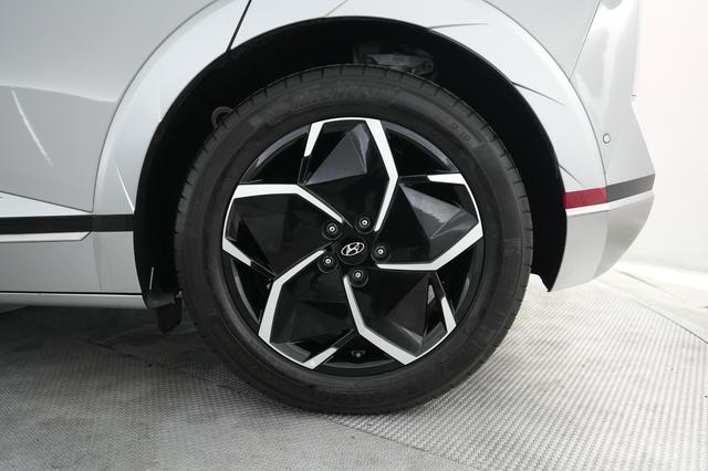 2024 Hyundai IONIQ 5 — photo 7 of 21