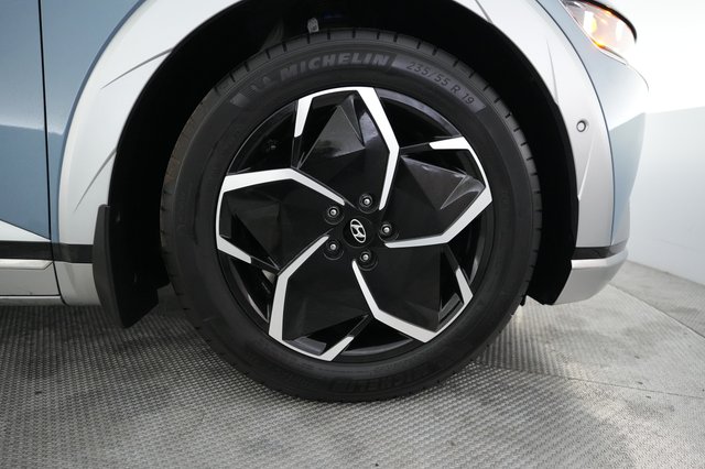 2024 Hyundai IONIQ 5 — photo 16 of 24