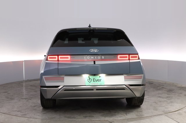 2024 Hyundai IONIQ 5 — photo 12 of 24