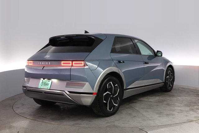 2024 Hyundai IONIQ 5 — photo 2 of 24