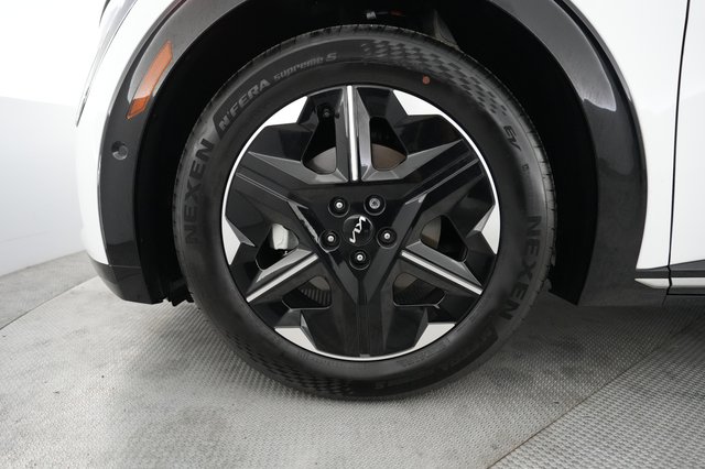 2025 Kia EV6 — photo 15 of 23