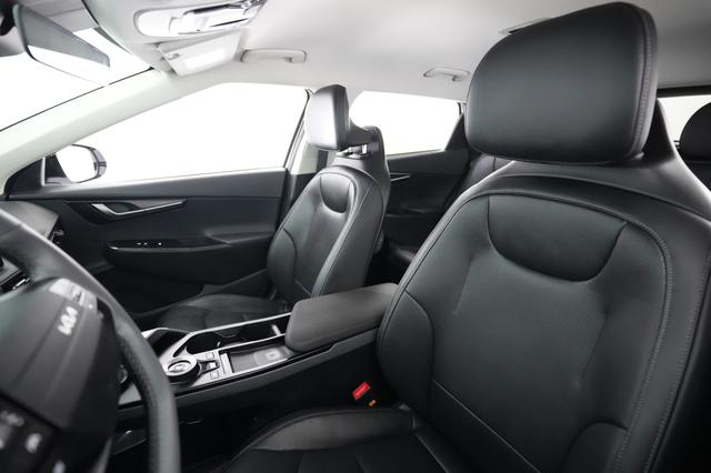 2025 Kia EV6 — photo 3 of 23
