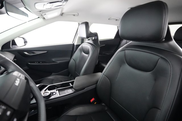 2025 Kia EV6 — photo 3 of 23