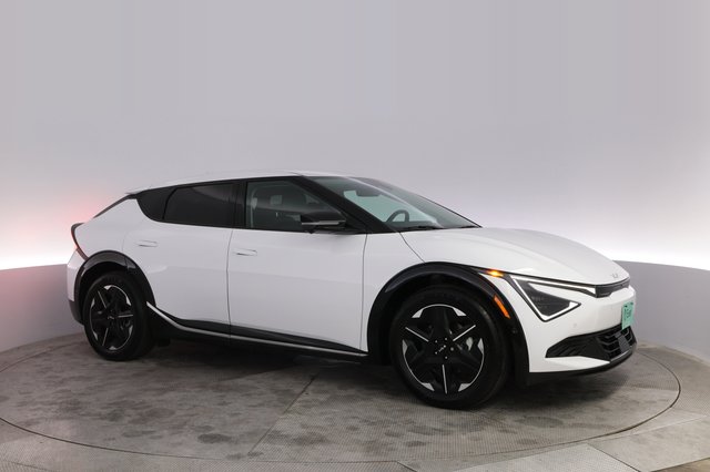 2025 Kia EV6 — photo 11 of 23