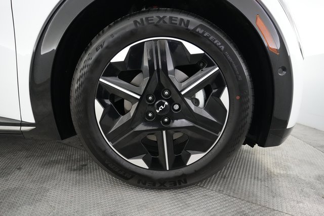 2025 Kia EV6 — photo 16 of 23