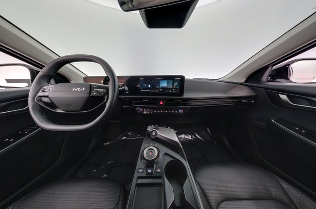 2025 Kia EV6 — photo 20 of 23