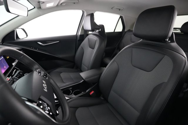 2025 Kia Niro EV — photo 3 of 21