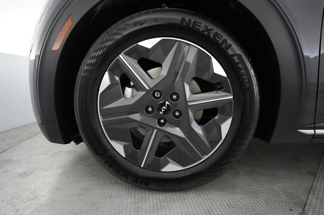 2025 Kia EV6 — photo 15 of 21