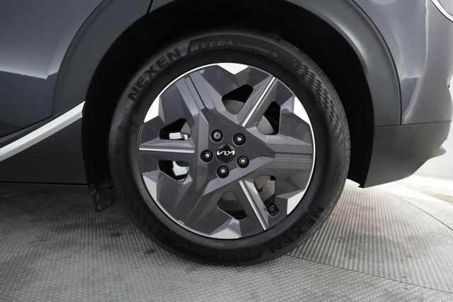 2025 Kia EV6 — photo 7 of 21