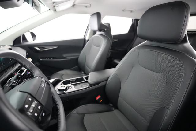 2025 Kia EV6 — photo 3 of 21