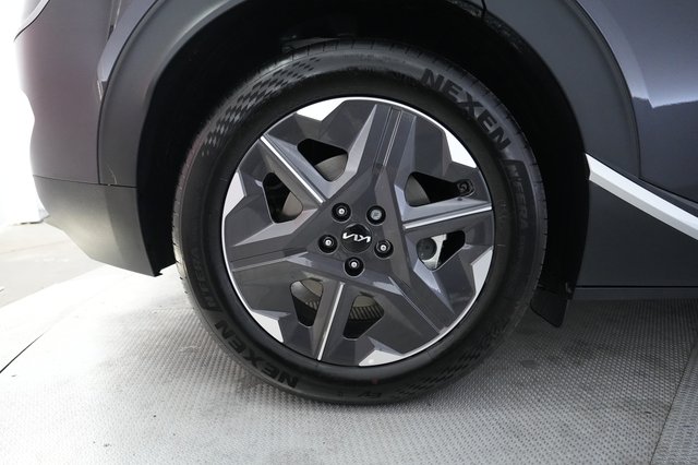 2025 Kia EV6 — photo 17 of 21