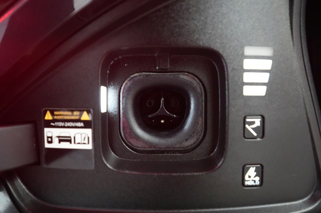 2025 Kia EV6 — photo 8 of 21