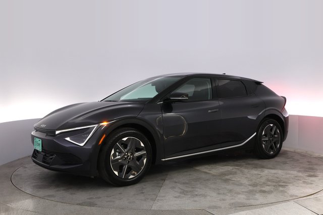 2025 Kia EV6 — photo 14 of 21