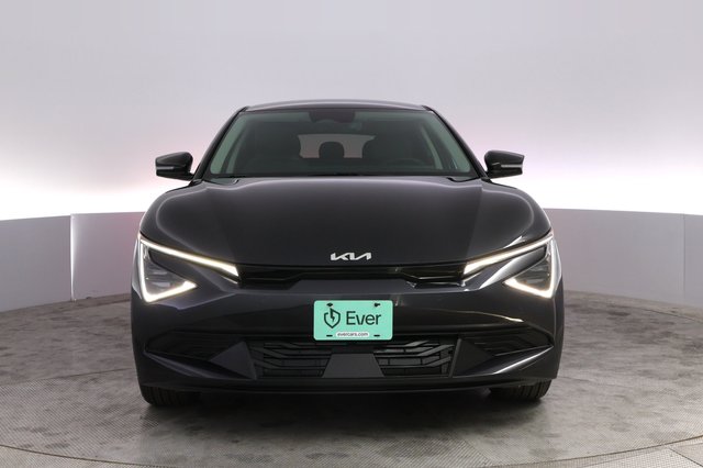 2025 Kia EV6 — photo 9 of 21