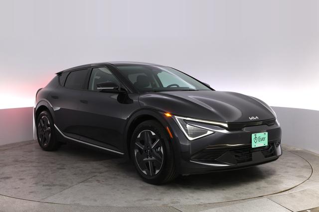 2025 Kia EV6 — photo 10 of 21