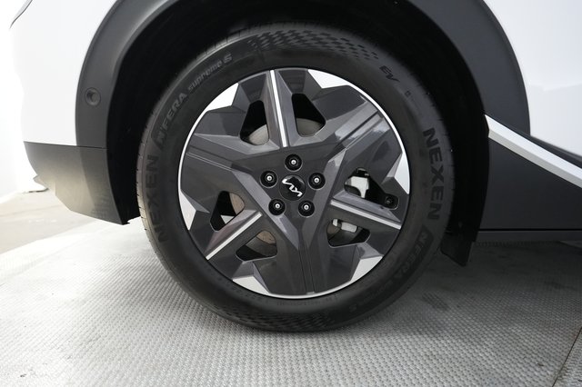 2025 Kia EV6 — photo 17 of 21