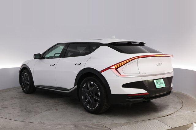 2025 Kia EV6 — photo 13 of 21