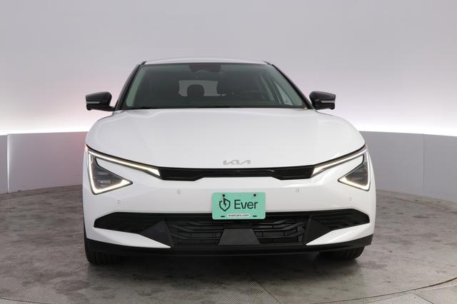2025 Kia EV6 — photo 9 of 21