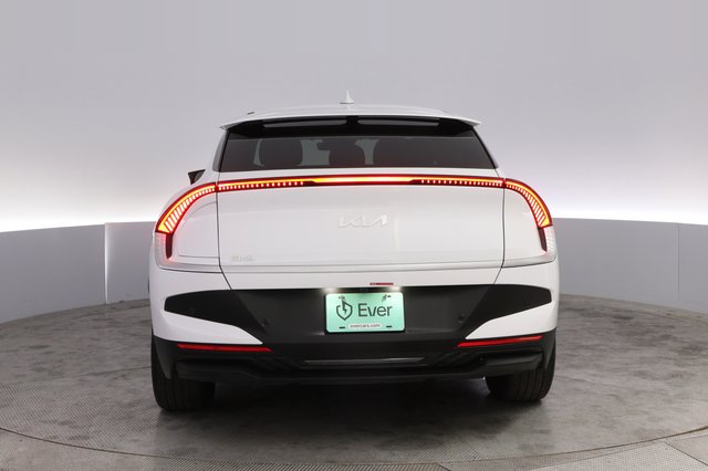2025 Kia EV6 — photo 12 of 21