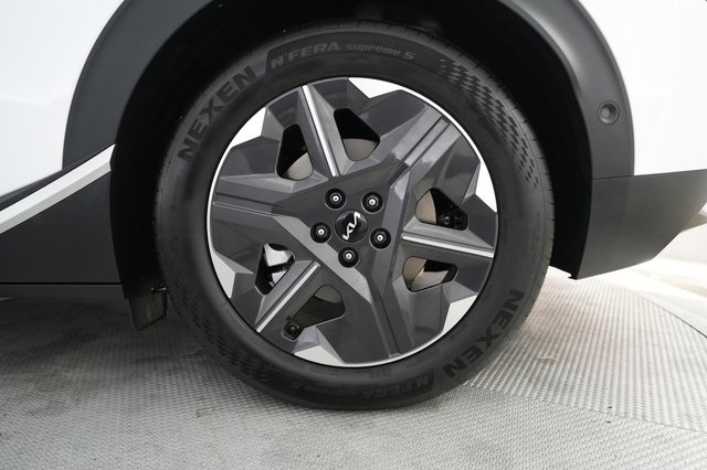 2025 Kia EV6 — photo 7 of 21