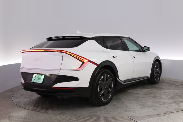 2025 Kia EV6 — photo 2 of 24