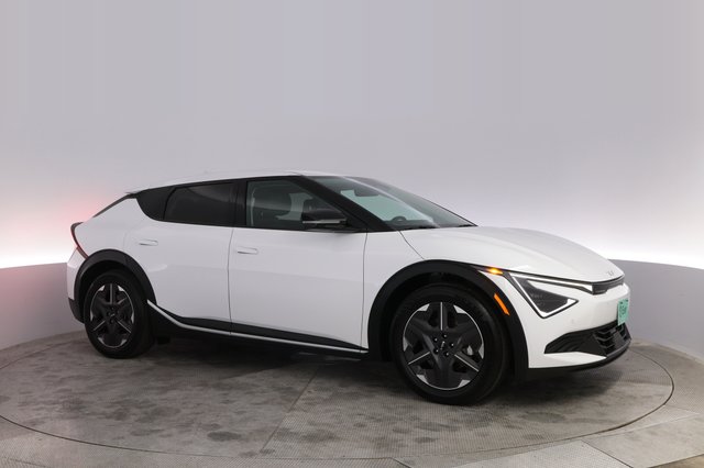 2025 Kia EV6 — photo 11 of 24