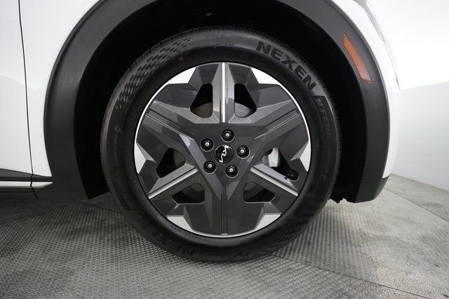 2025 Kia EV6 — photo 16 of 24