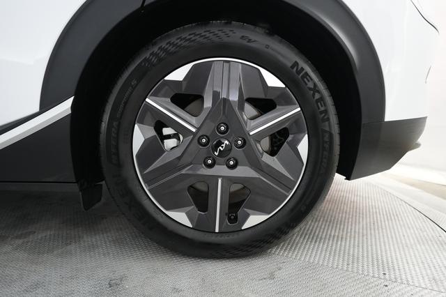 2025 Kia EV6 — photo 7 of 24