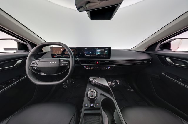 2025 Kia EV6 — photo 21 of 24