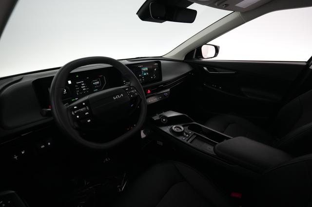 2025 Kia EV6 — photo 5 of 21