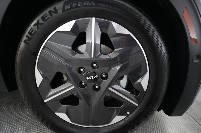2025 Kia EV6 — photo 16 of 21
