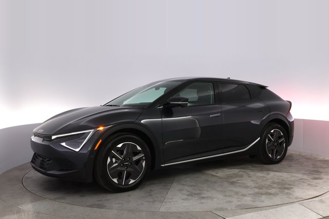 2025 Kia EV6 — photo 14 of 21