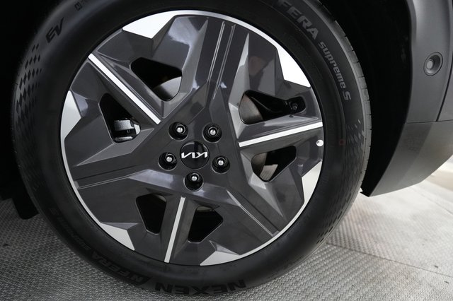 2025 Kia EV6 — photo 15 of 21