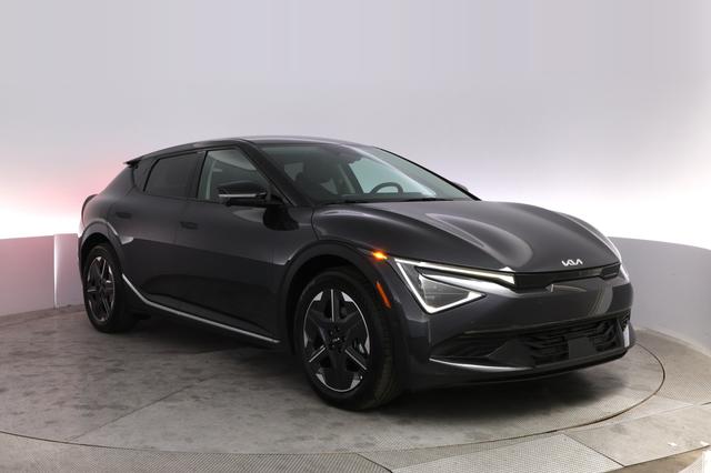 2025 Kia EV6 — photo 10 of 21