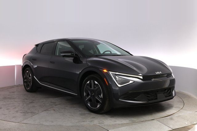 2025 Kia EV6 — photo 10 of 21